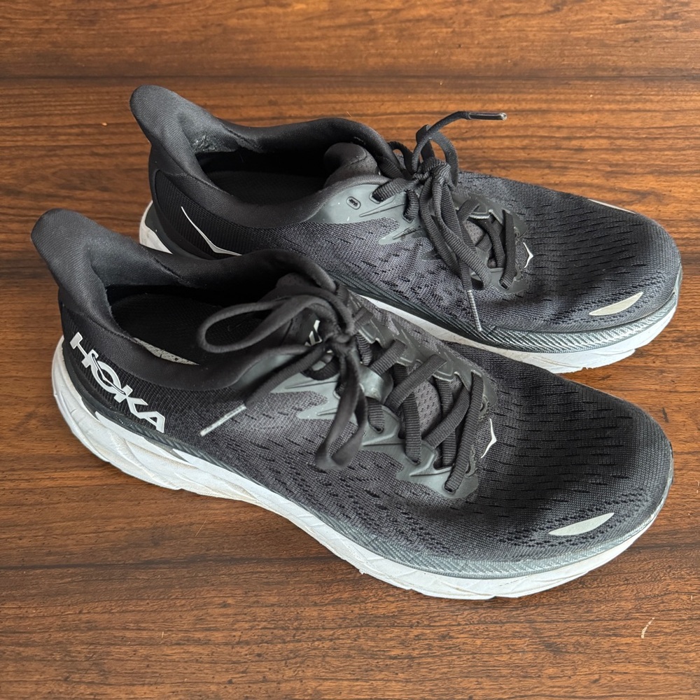 Hoka Clifton 8 - HOKA One One Women’s Size 9